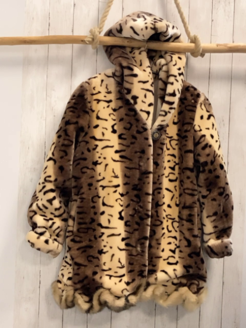 JiangYingFuShi  Plüschmantel  Gr. 158/164  beige braun dunkelbraun Fellmuster 