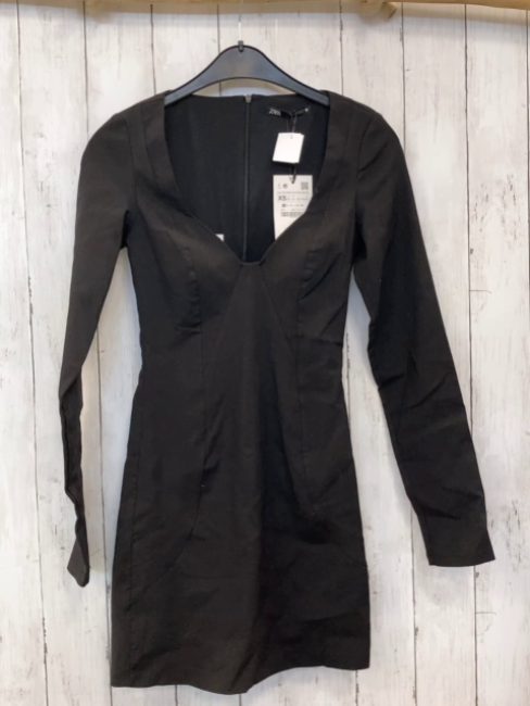 neu Zara  Kleid Gr. XS schwarz