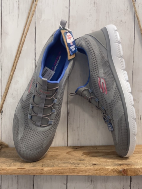 neu Skechers  Schuhe  Gr. 43  grau hellgrau weiße Sole flieder Bund + Futter 