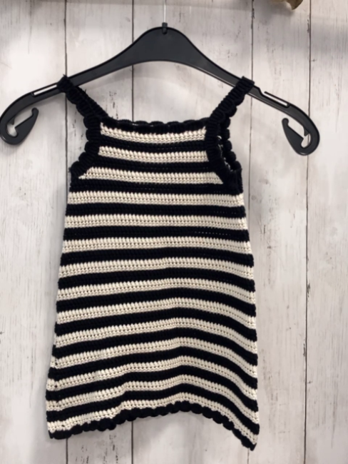 Zara  Kleid  Gr. 92  weiß schwarze Streifen Strick 