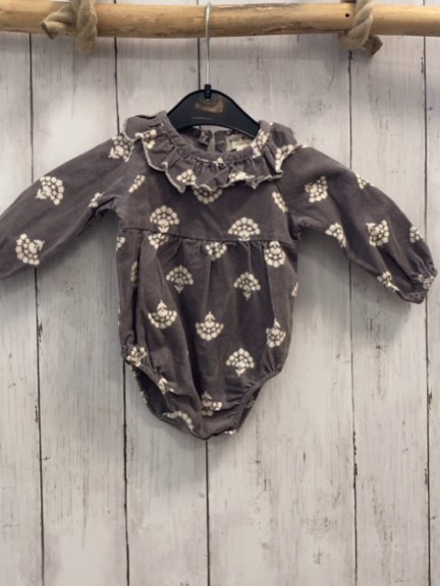  Bluse Gr. 62  grau Kord beige Blumen Bodyunterteil