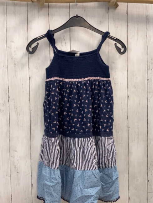  Kleid Gr. 134  blau rosa Schmetterlinge Streifen Punkte