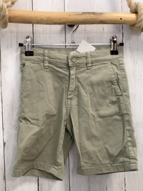 zara Shorts Gr. 116  grün Bund verstellbar