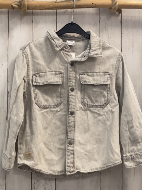 Zara  Hemd  Gr. 122  hellgrau Jeans 