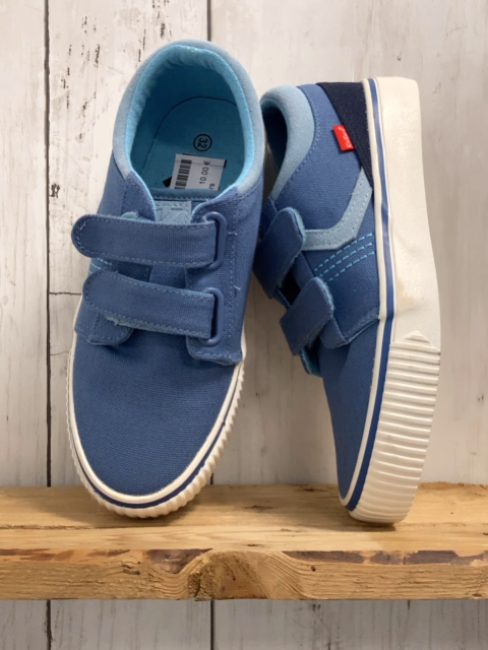 Kickers  Leinenschuhe  Gr. 32  hellblau weiße Sohle Klettverschluss 