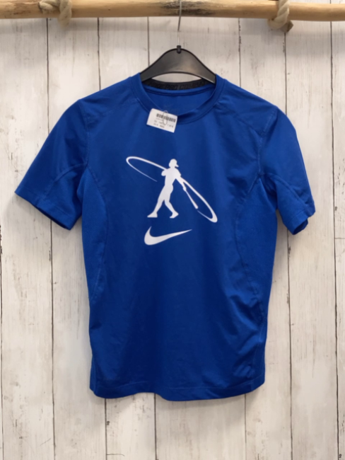 Nike Sportshirt Gr. 140  blau weißer Baseballspieler