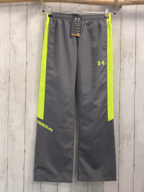 neu Under Armour  Jogginghose  Gr. 140/146  grau gelber Seitenstreifen + Label 