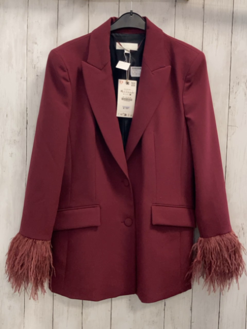 neu Zara  Blazer Gr. XL  weinrot Armelsaum aus weichen Federn NP 79,95 € 