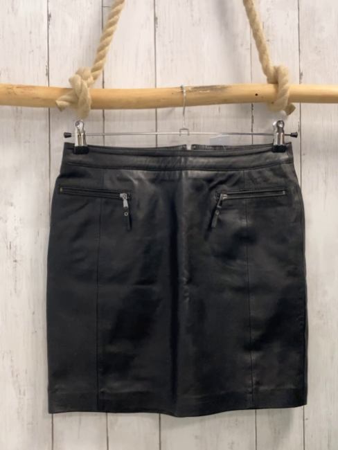 Esprit  Rock Gr. 36  schwarz Leder 