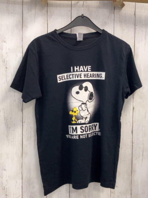   T-Shirt  Gr. 134/140  schwarz Snoopy Schrift 