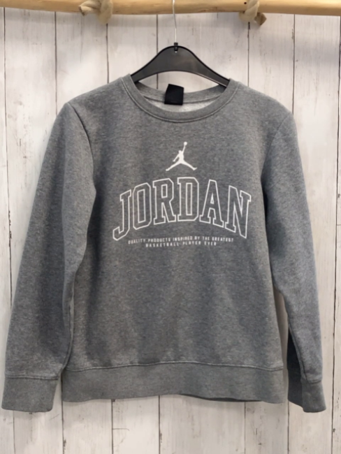 Jordan  Pullover  Gr. 152  grau weiße Schrift + Basketballer