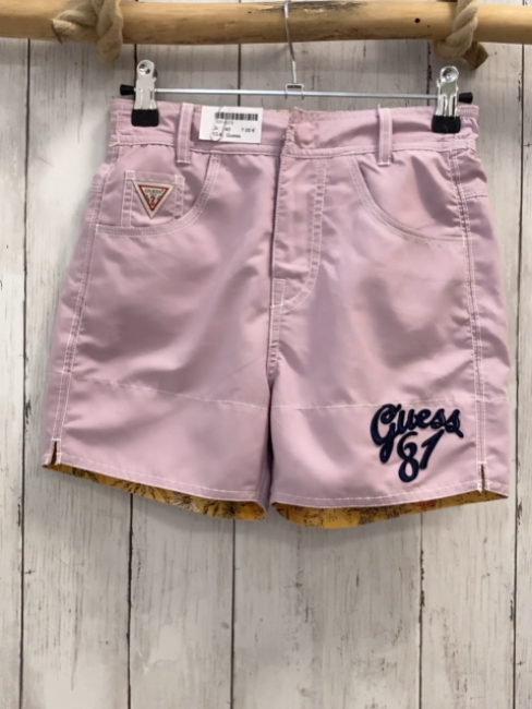 Guess  Shorts  Gr. 140  lavendel weiße Nähte blaue Schrift 