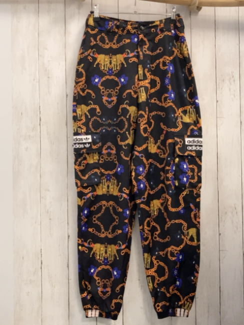 Adidas  Hose  Gr. 28 schwarz Leoparden orange Katten lila Blumen