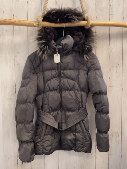 Hallhuber  Winterjacke  Gr. 34  grau mit Gürtel Kapuze mit Fellbund 