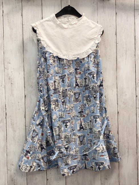 Petit Bateau  Kleid  Gr. 140  weißes Oberteil hellblauer Rock mit Parismotiven 
