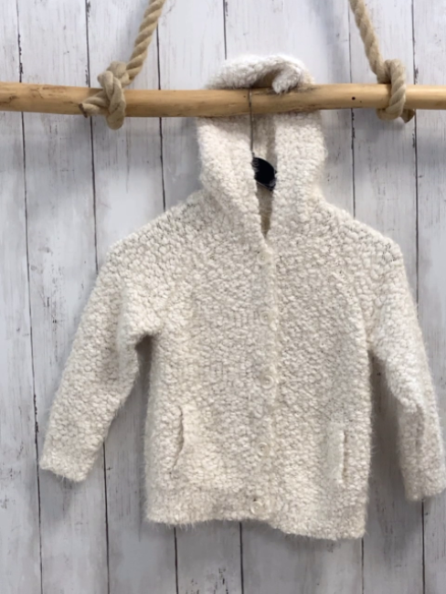   Strickjacke  Gr. 116  weiß Kapuze flusig 