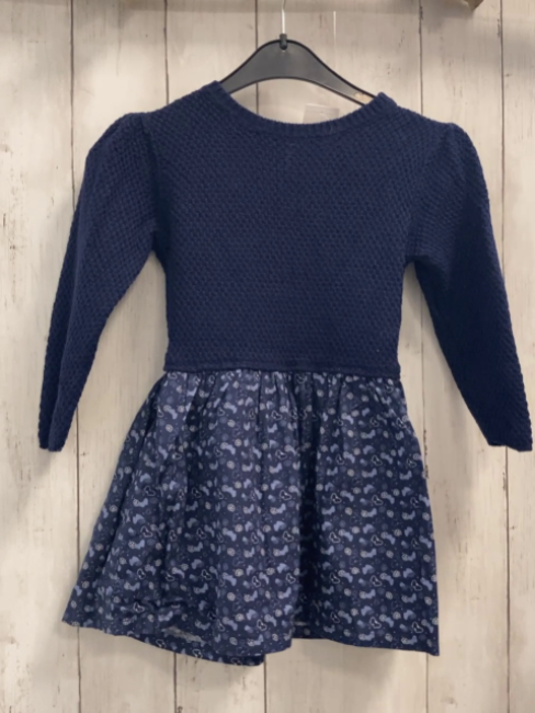   Kleid  Gr. 92  blaues Strickoberteil blauer Rock mit hellblau weiißen Blumen + Schmetterlingen 
