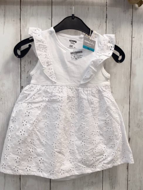 neu Sinsay  Kleid  Gr. 86  weiß Rüschen + Rock mit Lochstickerei