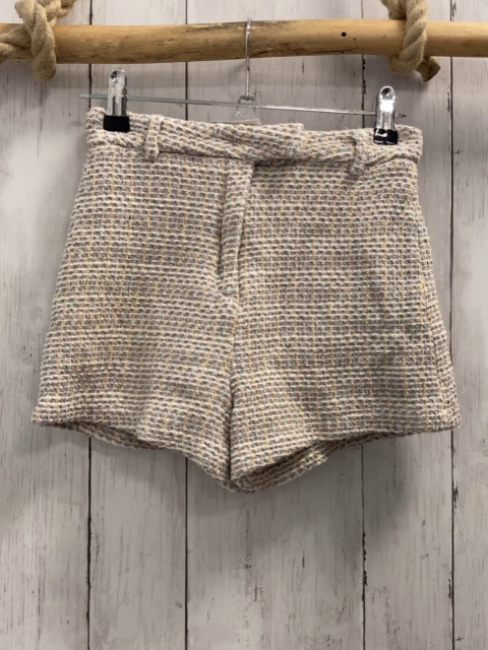 Zara  Wintershorts  Gr. 140  weiß grau bunte Fäden Bund verstellbar 