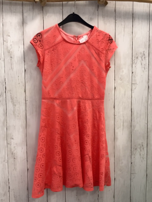   Kleid  Gr. 140  zweilagig Koralle mit Blumen 