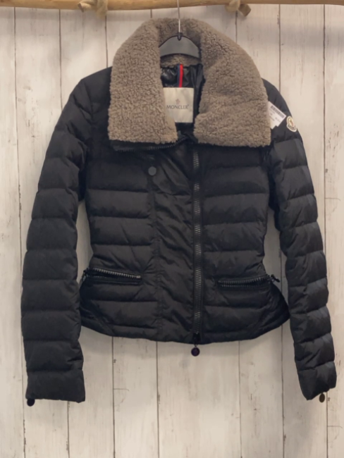 Moncler  Winterjacke  Gr. 146  schwarz grauer Teddykragen 