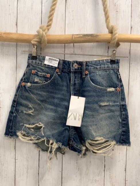 neu Zara  Shorts  Gr. 36  blau Jeans Fransensaum NP 25,95 € 