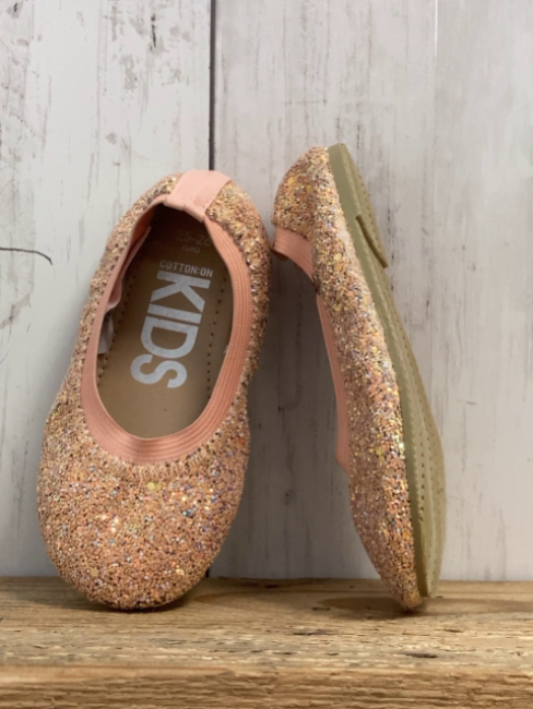 neu  Schuhe   Gr. 25  lachs mit Steinen 