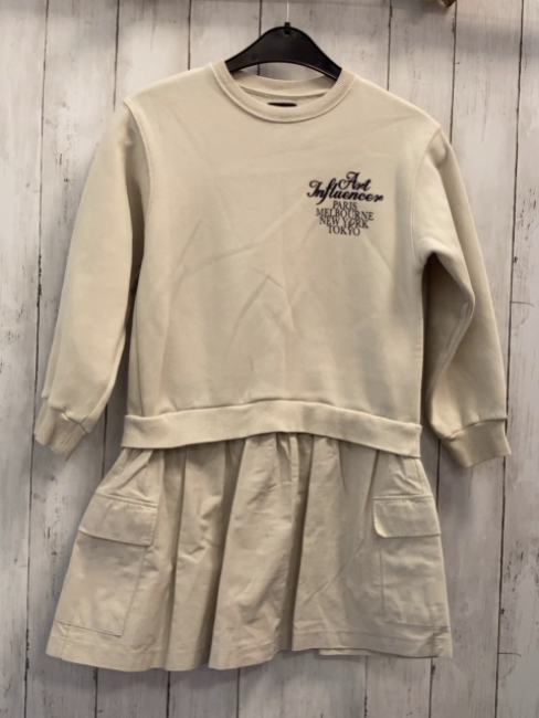 Zara  Kleid  Gr. 128  hellgrau schwarze Schrift