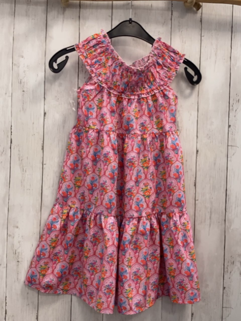 Monsoon  Kleid  Gr. 134/140  rosa gesmokter Ausschnittbereich Ornamentdruck mit Blumen 