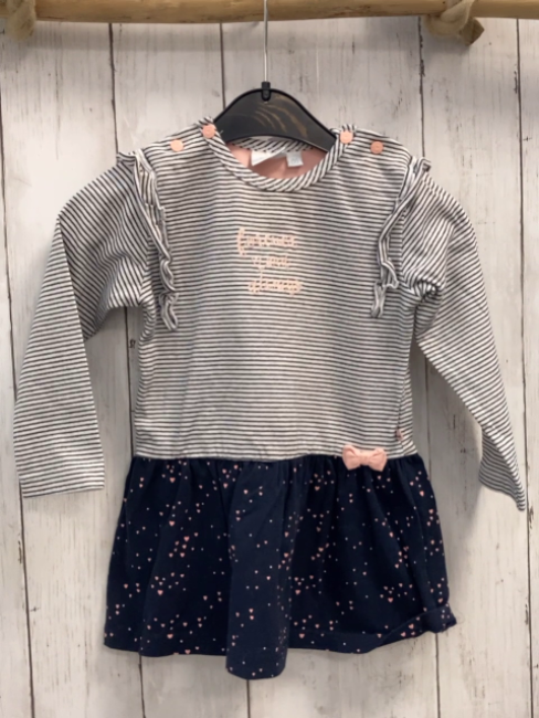 Feetje  Kleid  Gr. 86  hellgrau schwarz gestreiftes Oberteil rosa Schrift blauer Rock mit Herzen 