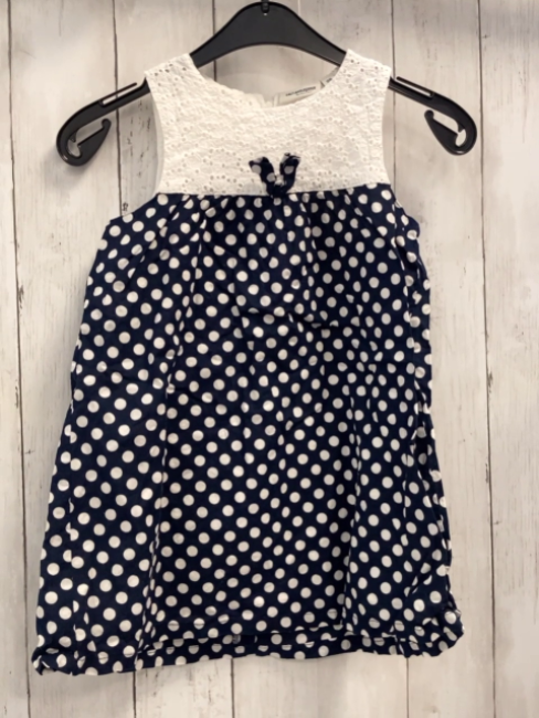 Salt & Pepper  Kleid  Gr. 98  weißes Oberteil mit Lochstickerei blauer Rock mit weißen Punkten 