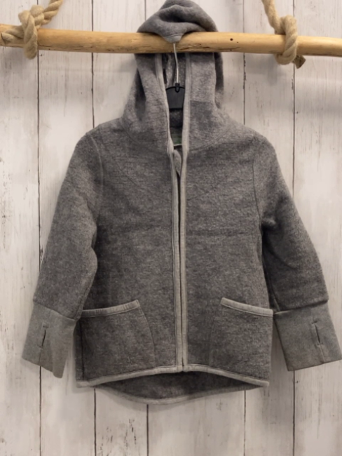 Alana  Walkjacke  Gr. 104  grau 100 % Wolle Futter 100 % BW Flecken am Bund 