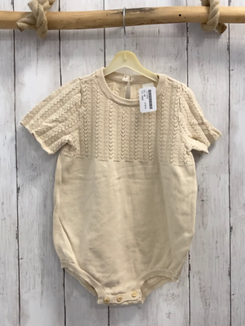 H&M  Playsuit  Gr. 86  beige Strick Lochmuster 