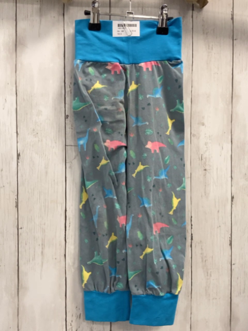   Jogginghose  Gr. 98  hellgrau bunte Dinos hellblauer Bund 