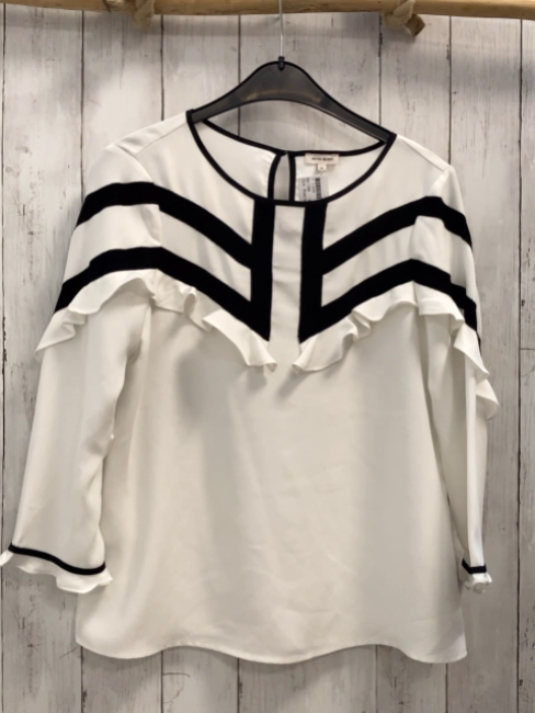River Island  Bluse  Gr. 158  weiß schwarze Striche Rüschen 
