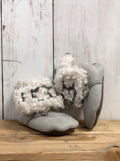 Uggs  Babyschühchen  Gr. 16  grau hellgraues Teddyfutter 
