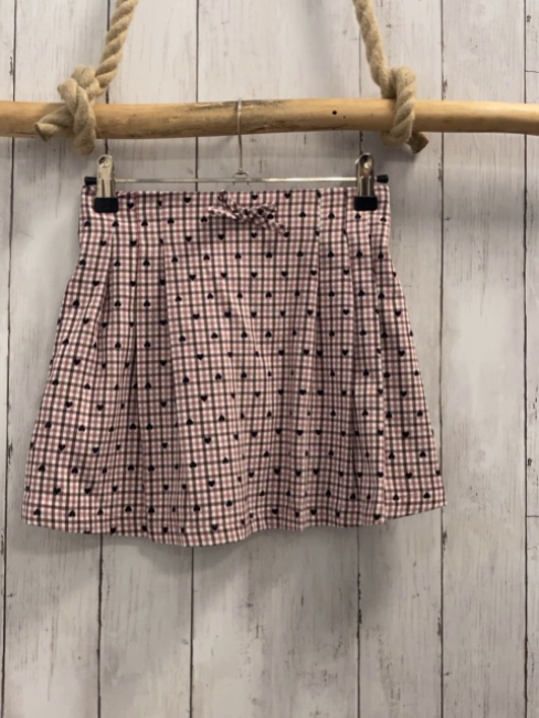   Shorts/Rock Gr. 128  weiß braun altrosa kariert schwarze Herzen 