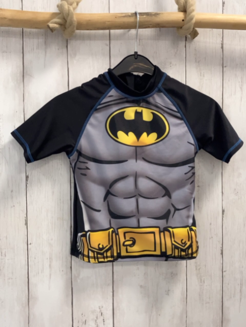   UV-Schutzshirt  Gr. 110  schwarz grau Batman 
