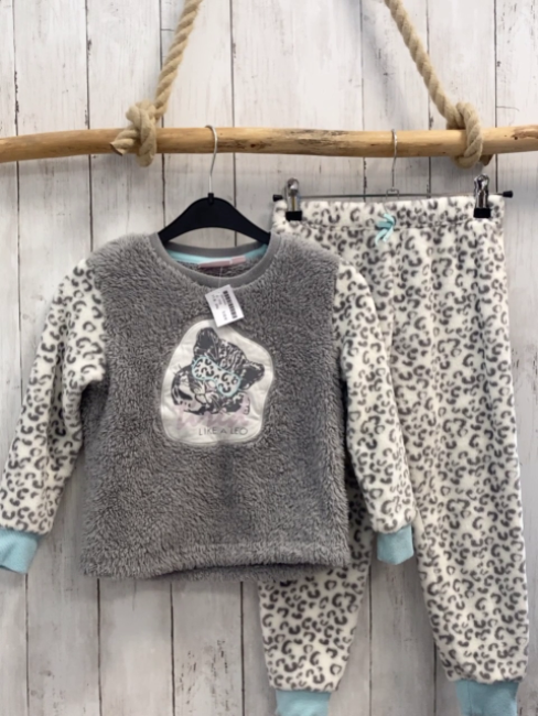 2tlg Pullover + Hose Gr. 110  grau + grau weiß Leoprint Plüsch