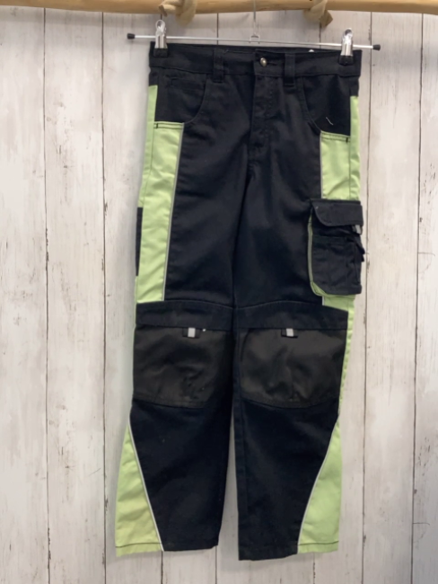  Hose Gr. 134  schwarz grün 