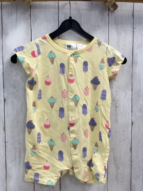 H&M Playsuit Gr. 86  gelb buntes Eis