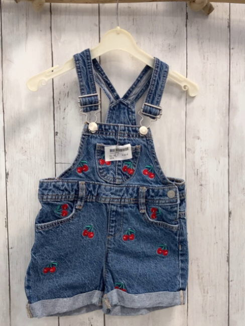  Latzshorts Gr. 92  blau Jeans Kirschen
