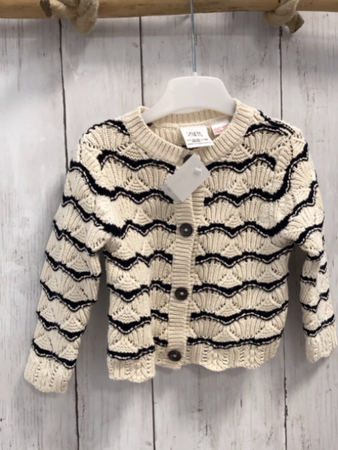 zara Strickjacke Gr. 86  beige schwarz Wellen Lochmuster