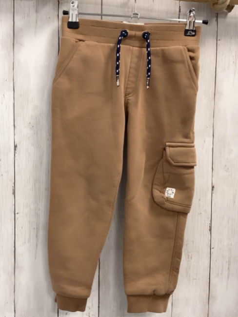 Basefield Jogginghose Gr. 104  braun blaue Kordel