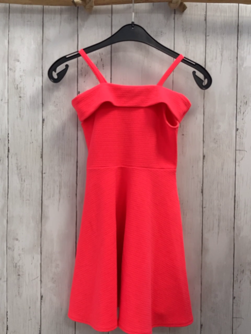 River Island  Kleid  Gr. 122/128  hellrot Struktur 