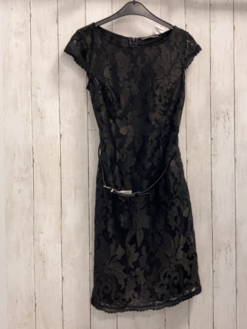 2tlg Esprit  Kleid + Gürtel  Gr. 34  schwarz dunkelgraue Stickerei 