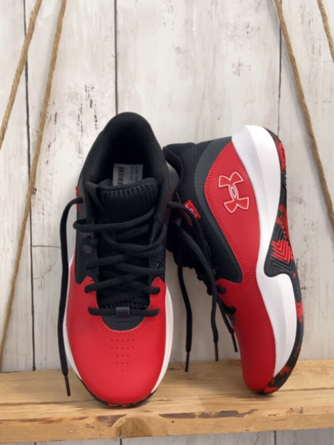 neu Under Armour  Schuhe  Gr. 37,5   rot schwarz weiße Sohle 