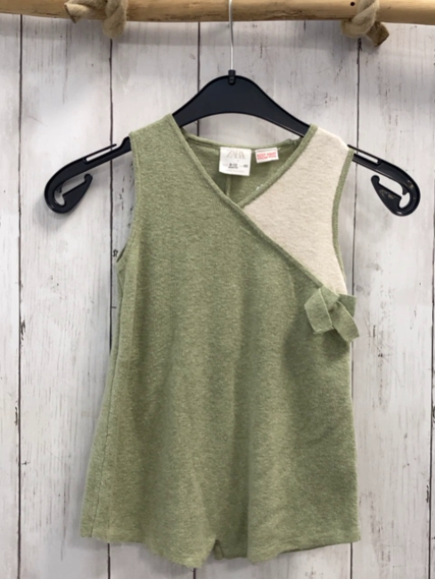 Zara  Playsuit  Gr. 80  mint weiß Strick 