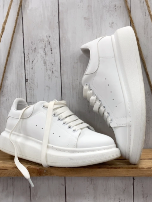 Alexander McQueen Schuhe Gr. 41  weiß fast neu
