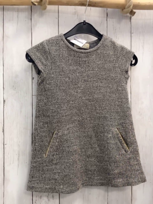 Zara  Kleid  Gr. 110  grau weiß golden meliert 